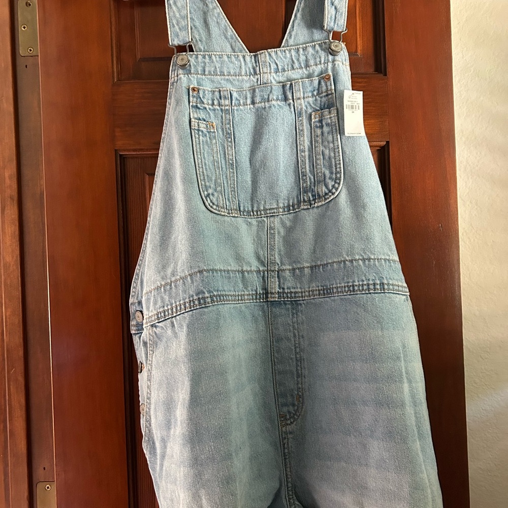 Old Navy Light Blue Denim Short Overalls (Shortalls)